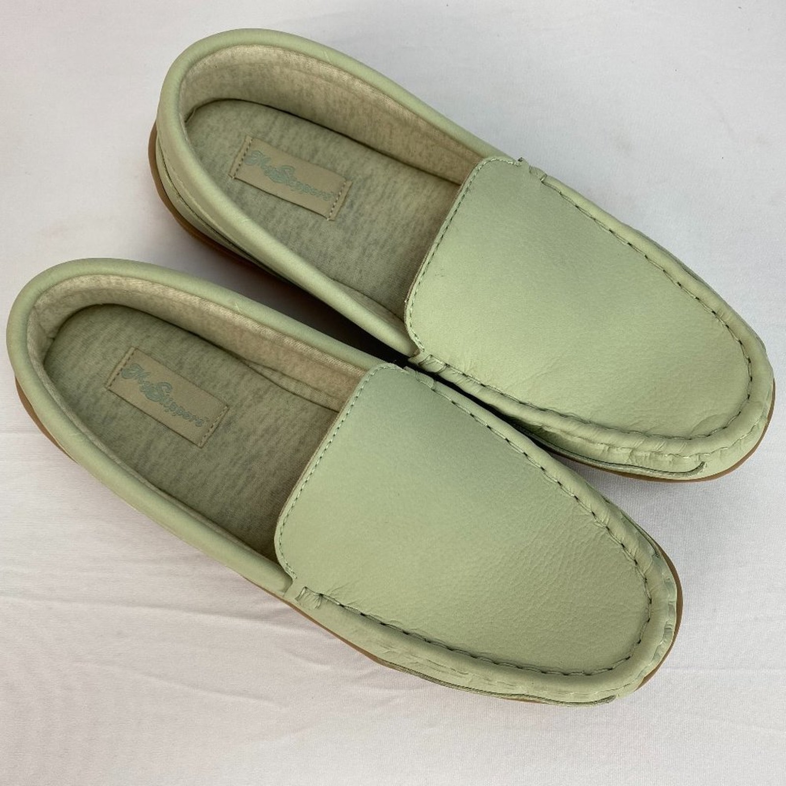 Like New My Pillow My Moccasin Slippers 9 Green Like New My Pillow My Moccasin Slippers 9 Green
